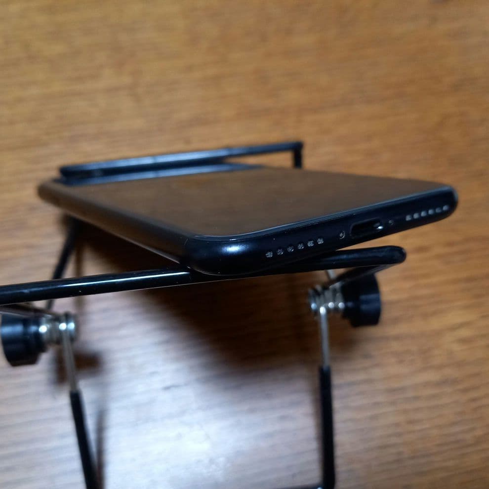 ⑤iPhone SE2 64GB ブラック