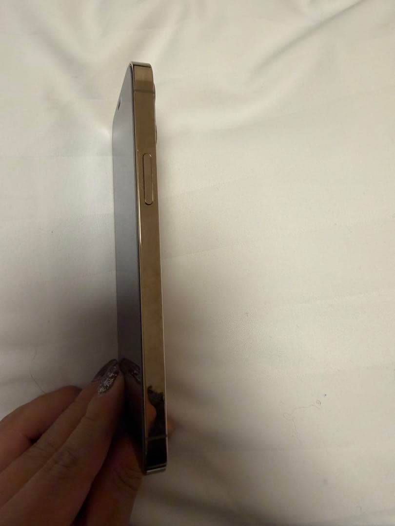 〚美品〛Apple iPhone 12 Pro ゴールド(SIMロック解除済)