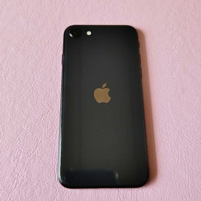 中古美品// iPhone SE 2世代 64GB ブラック