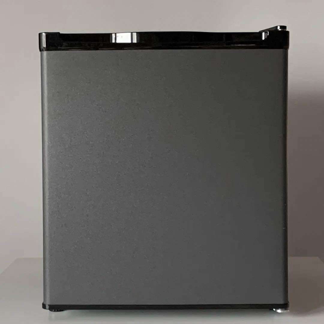 美品 MAXZEN 小型冷凍庫 33L 2025製 1ドア 右開き 前開き