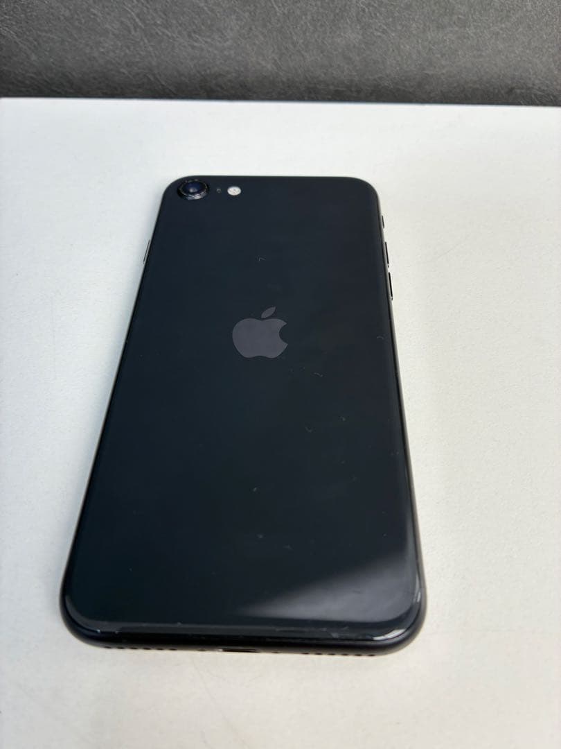 【Apple】iPhoneSE（第２世代）64GB ブラックSIMフリー