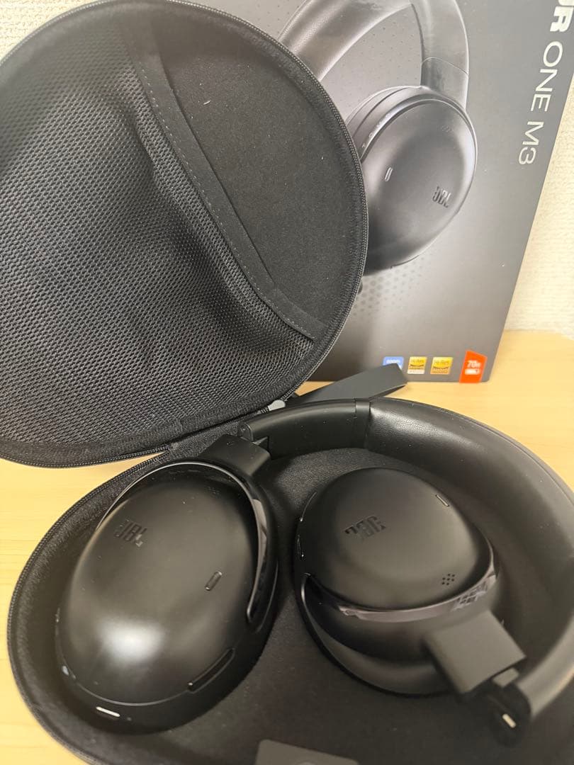 【極美品】JBL Tour One M3 ワイヤレスヘッドホン黒＊お値下げ不可❌