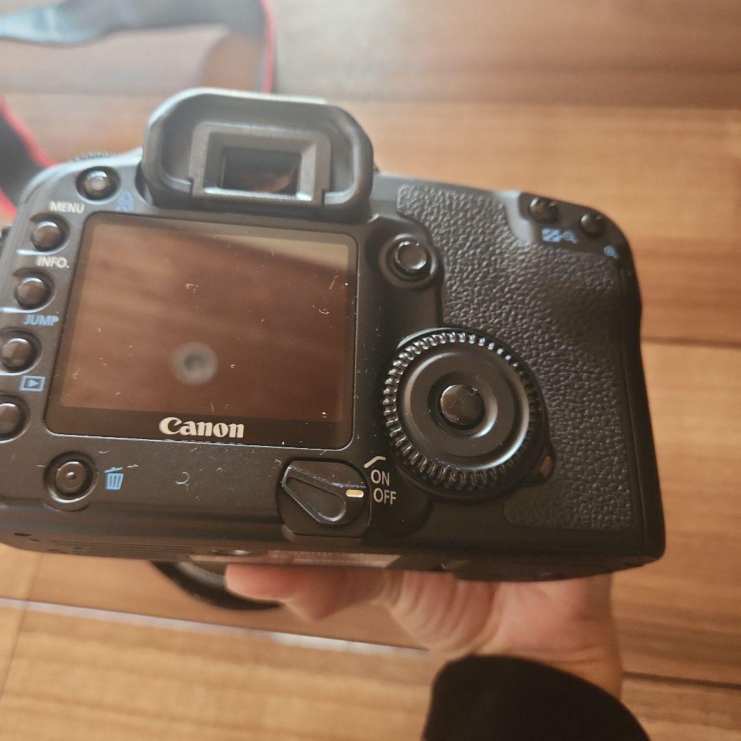 Canon EOS 30D デジタル一眼レフカメラ　バッテリー2コ、充電器、鞄