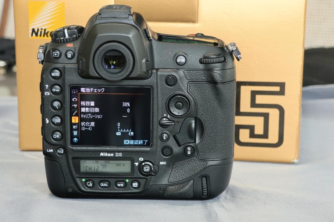 極上品 Nikon D5 XQD-Type ボディ ショット数5,400枚