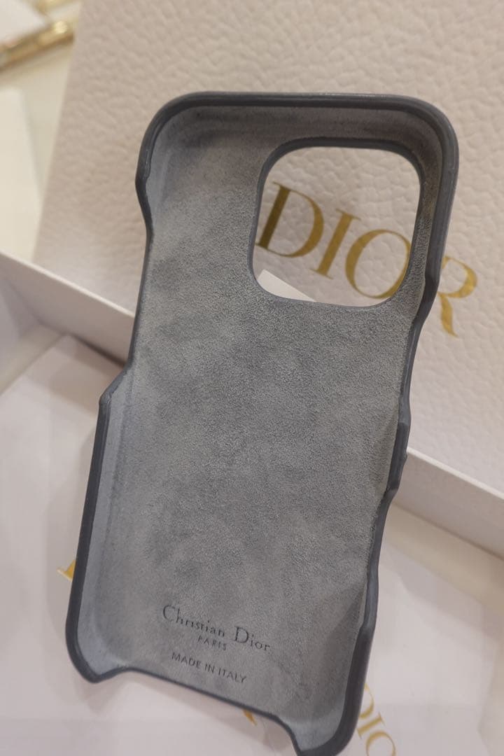 【最終値下】Lady Dior iPhone 16 Pro カナージュラムスキン