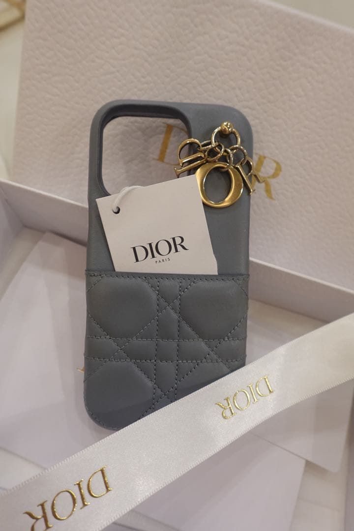 【最終値下】Lady Dior iPhone 16 Pro カナージュラムスキン