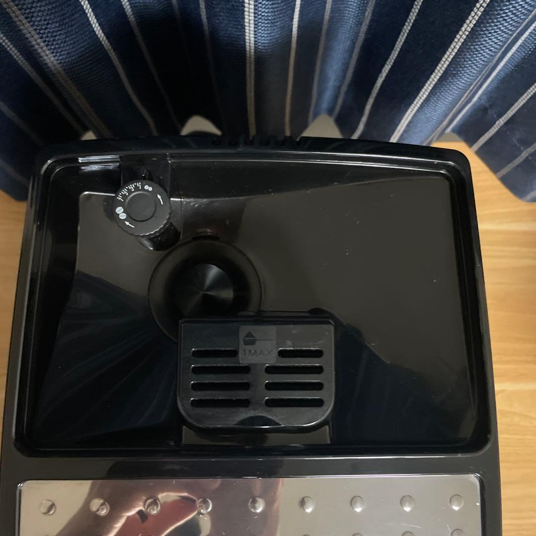 【美品】De'Longhi デンロギ　全自動コーヒーマシン　ECAM22112B