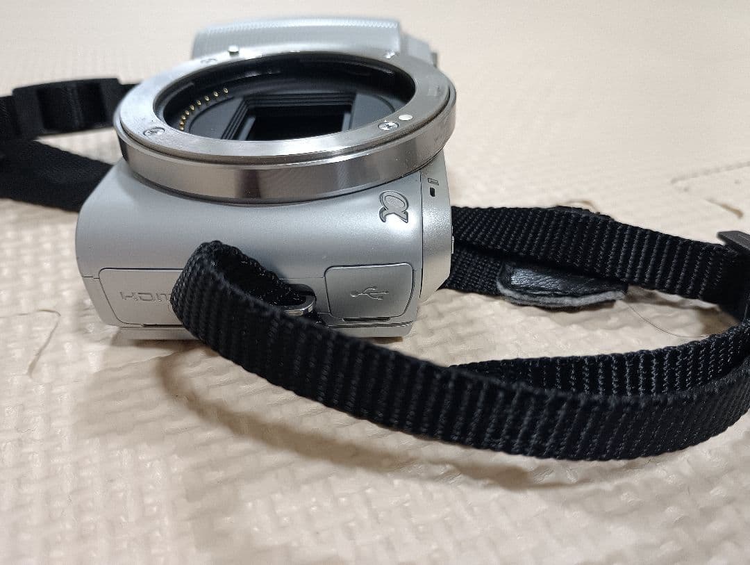 SONY 　NEX-C3 ミラーレスカメラ シルバー