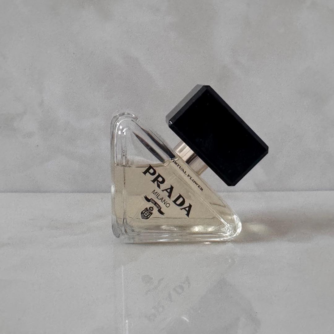 PRADA PARADOXE ヴァーチャル フラワー オーデパルファム 30ml