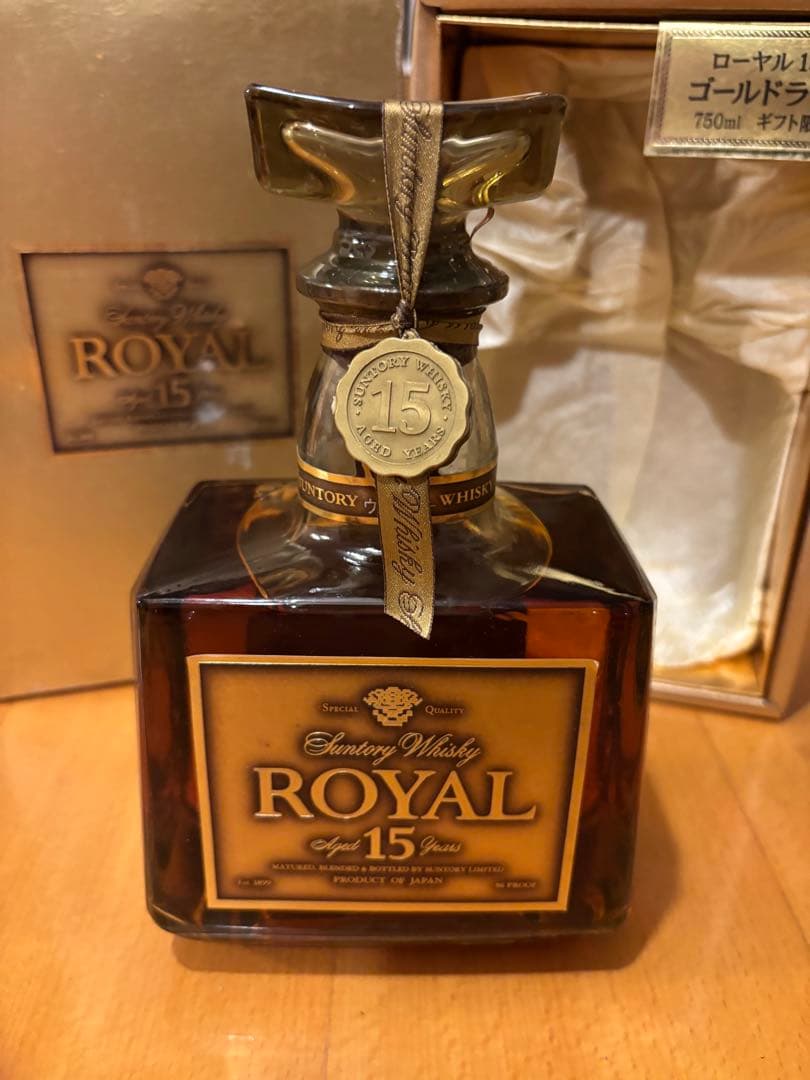 サントリー ウイスキー ローヤル 15年 ゴールドラベル 750ml