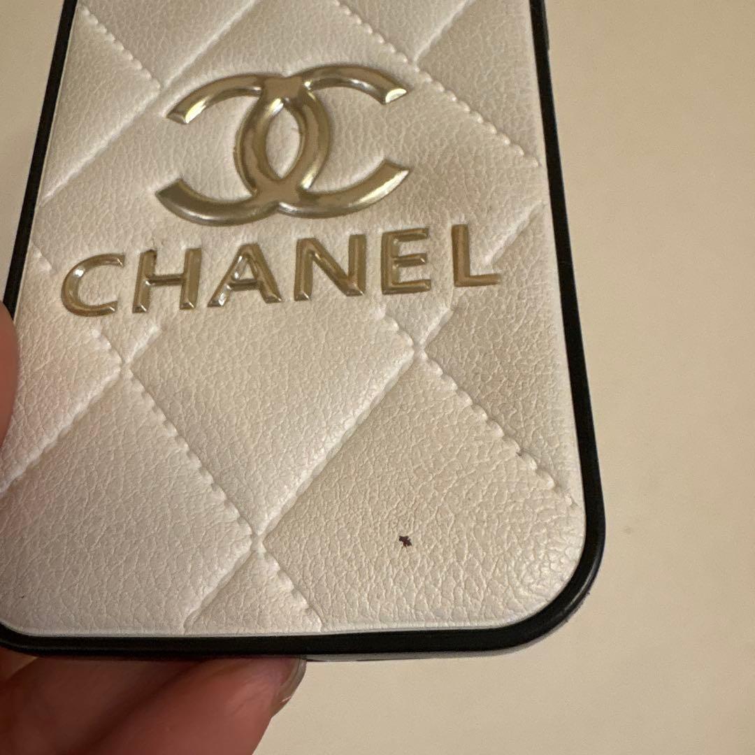 CHANEL キルティング iPhone15ケース