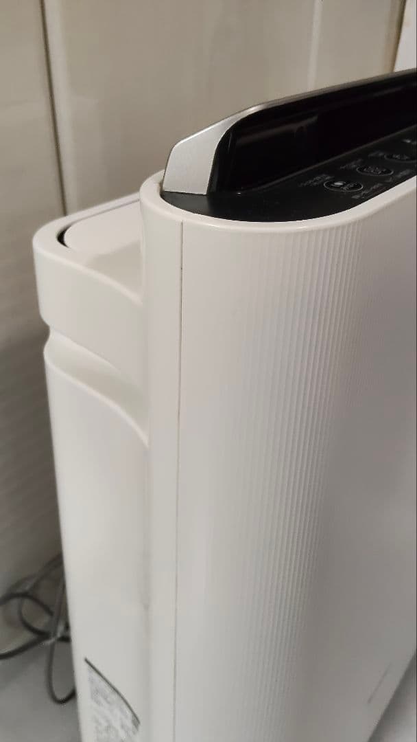 SHARP シャープ　加湿空気清浄機 KC-F70-W 空気清浄機 加湿器