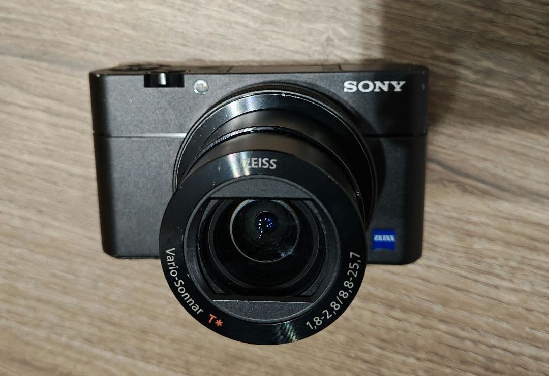 【アクセサリー多数】SONY Cyber-shot RX100M5A