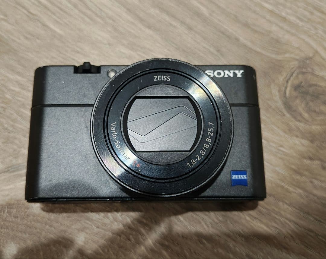 【アクセサリー多数】SONY Cyber-shot RX100M5A