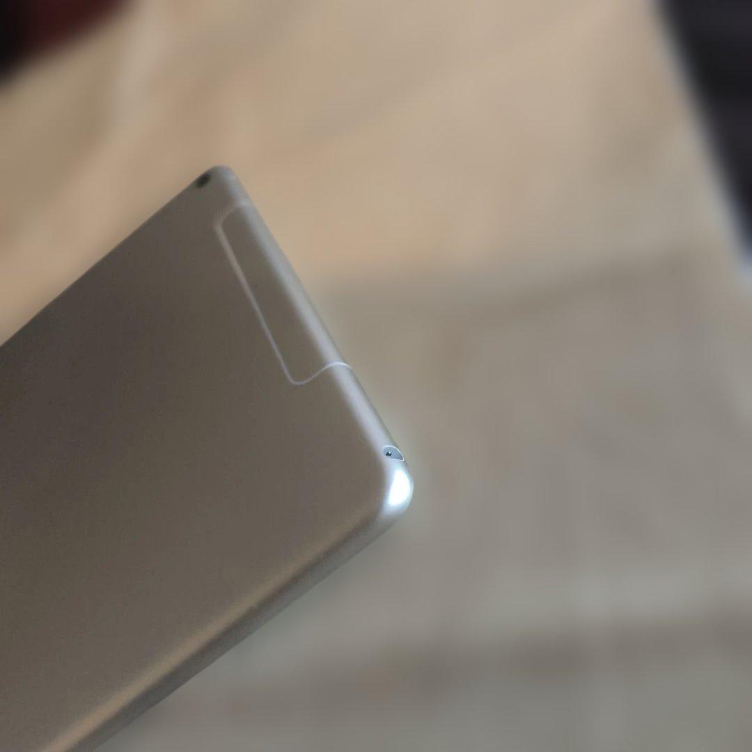 あ*し様 美品　iPad Air第3世代/64GBWi-Fiモデル＋Cellul
