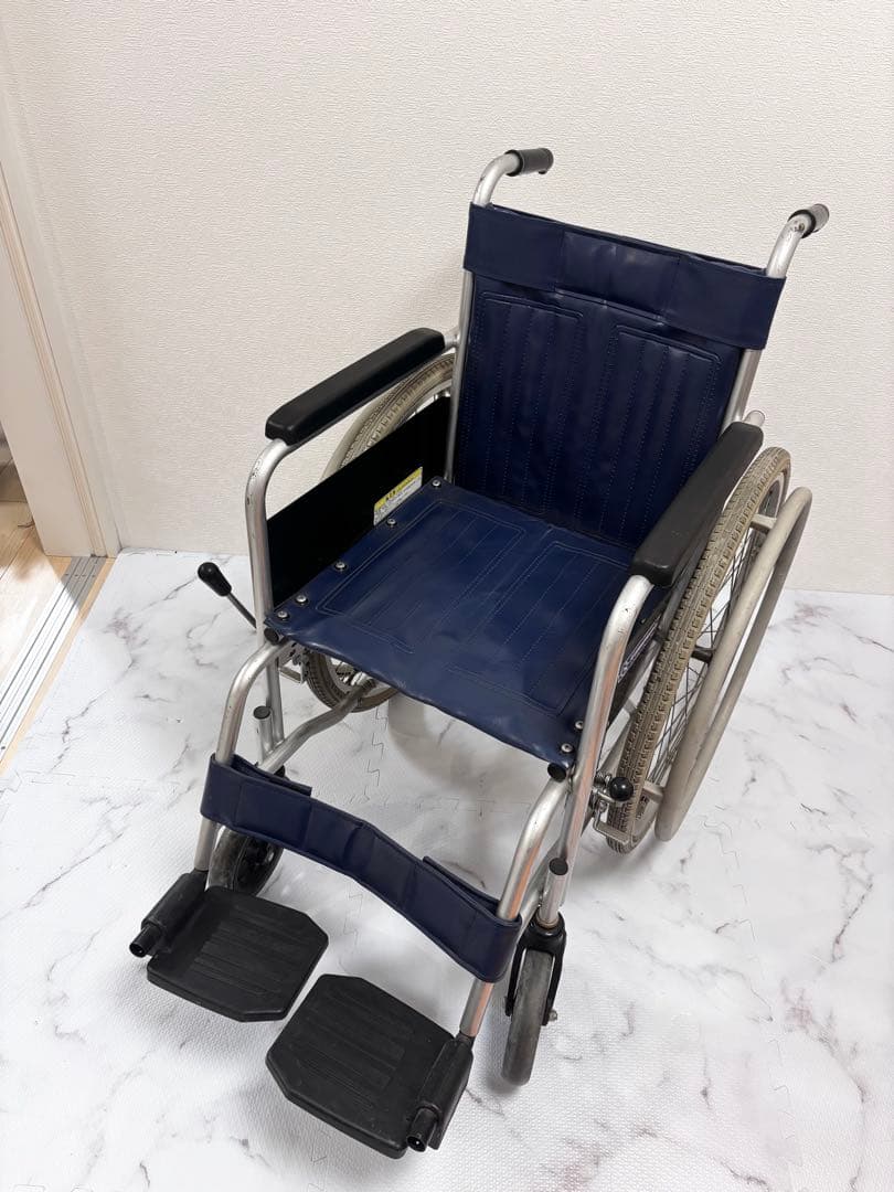 カワムラサイクル 自走用車椅子 ブレーキ付き　介護　折り畳み可能