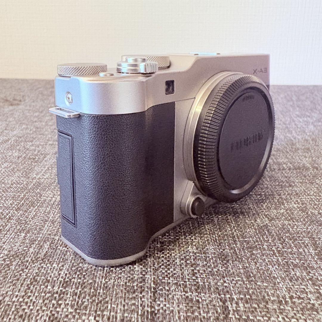 美品 FUJIFILM X-A3 ボディ 本体