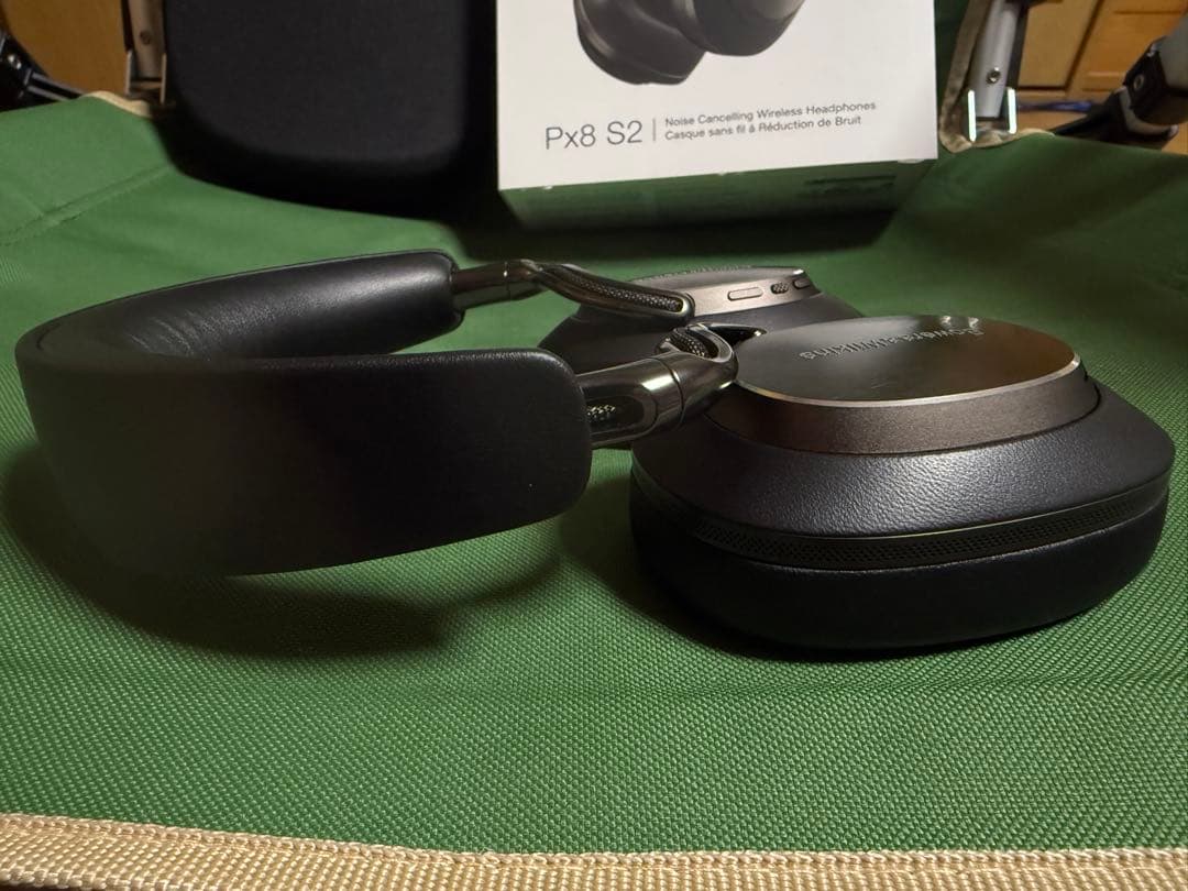 Bowers & Wilkins Px8 S2 ワイヤレスヘッドホン