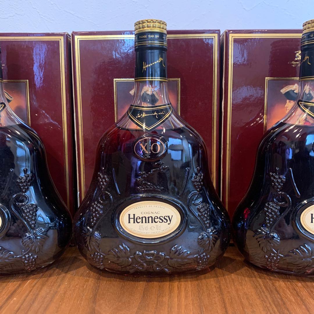 Hennessy XO 3本セット オリジナルボックス付き金キャップ