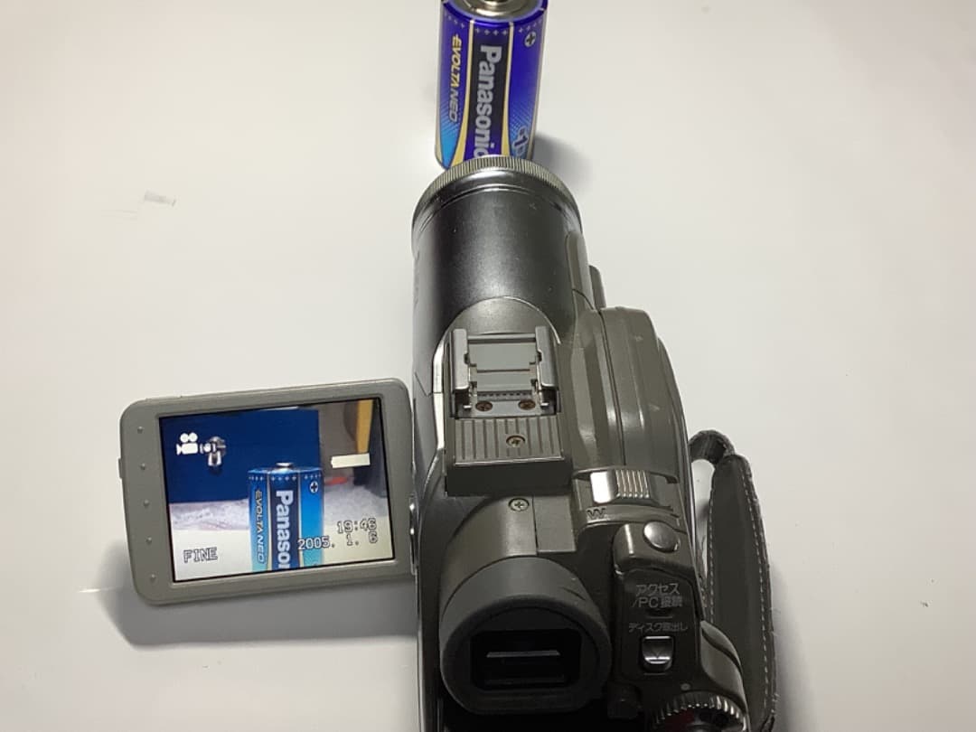 DVDビデオカメラ Panasonic VDR-M95-S 2005年製造