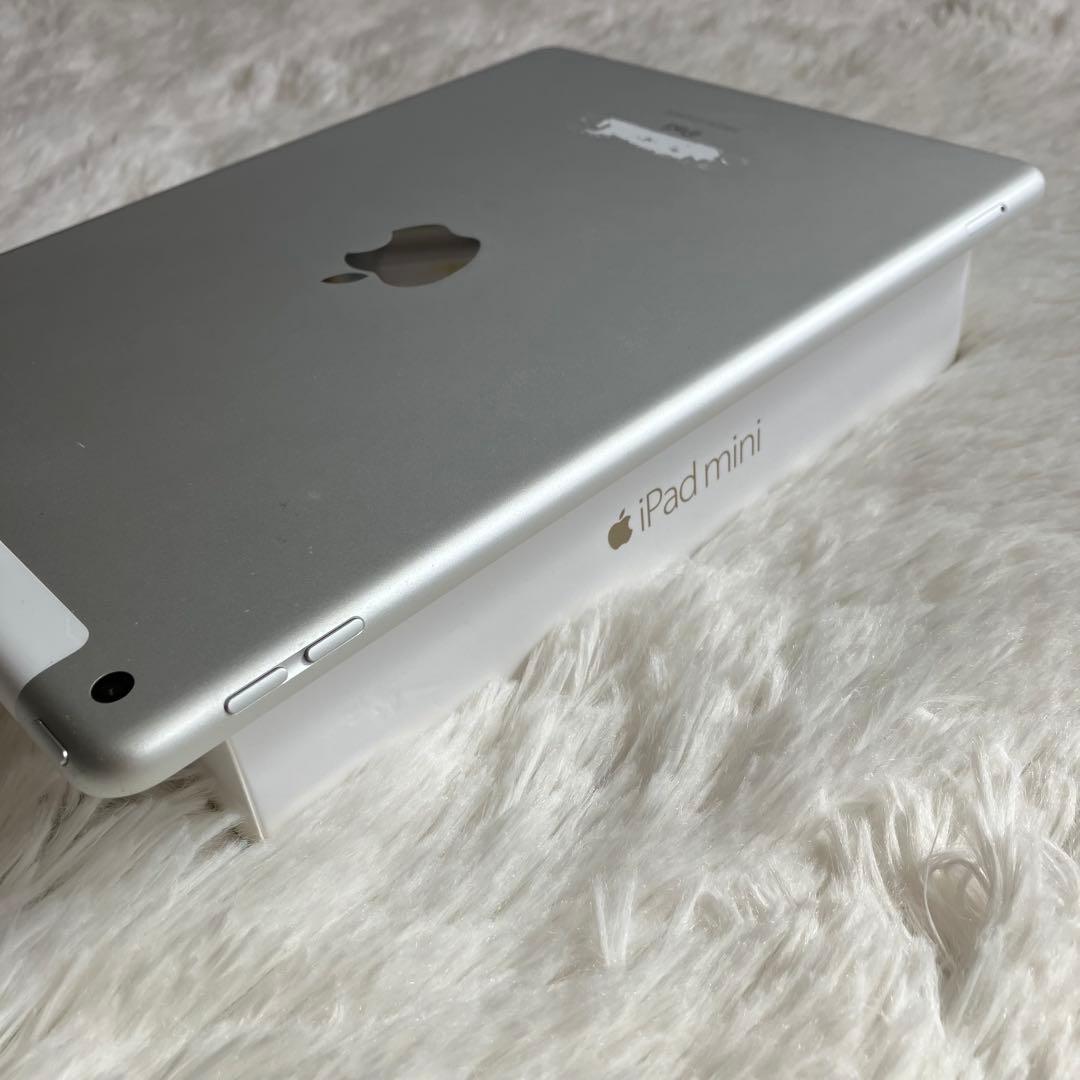 【完動品】iPad 第8世代 128GB SIMフリー【すぐ発送】【付属品】