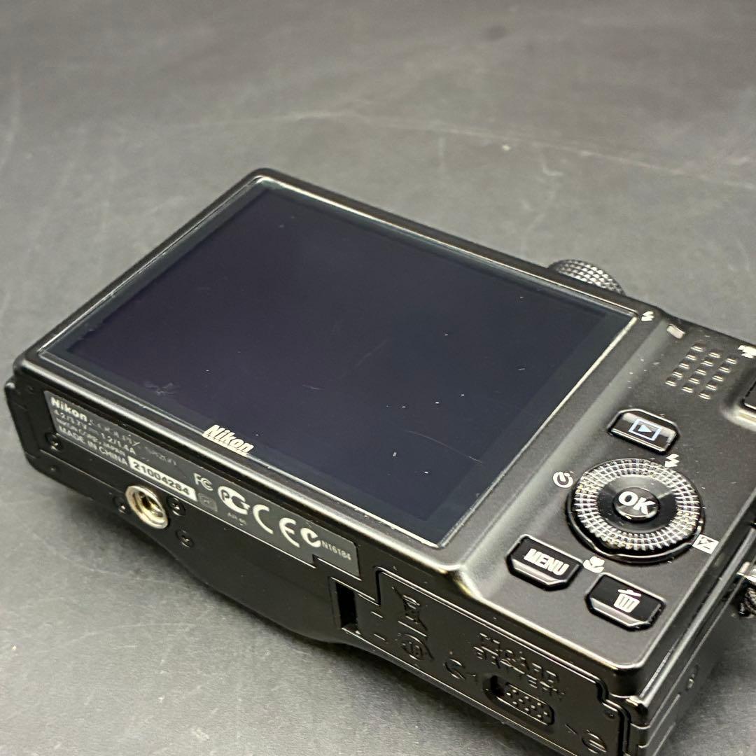 ニコン　Nikon COOLPIX S8200 ブラック《元箱説明書付属》