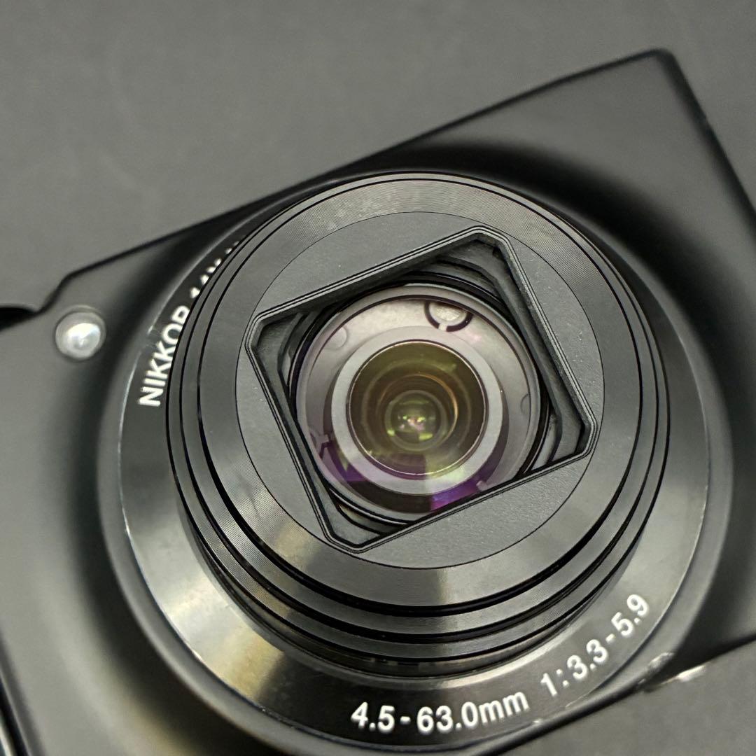 ニコン　Nikon COOLPIX S8200 ブラック《元箱説明書付属》