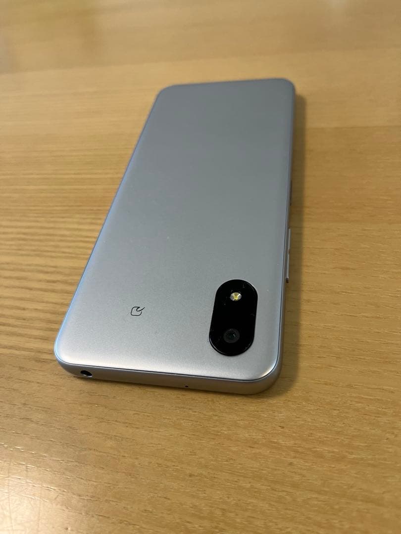 かんたんスマホ4 シルバー【美品】