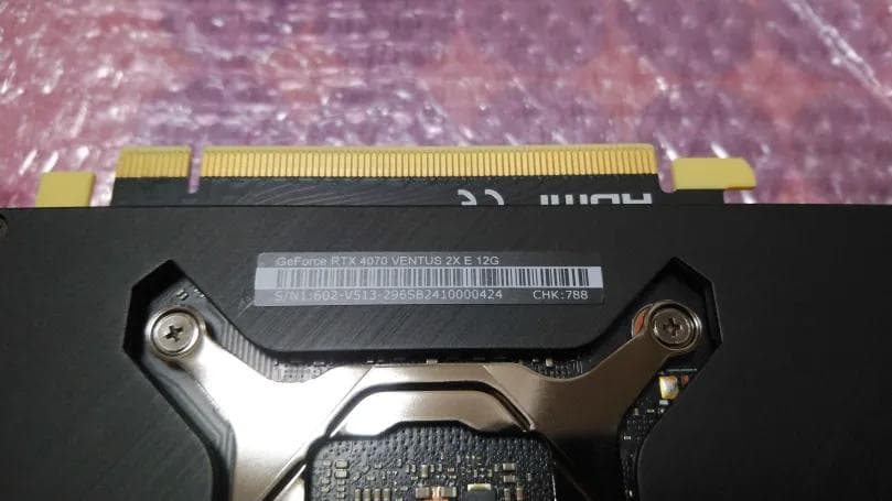 RTX4070 ジャンク GPU ファン回転/LED点灯