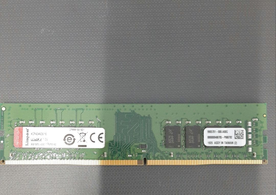 Kingston KCP424ND8/16 DDR4メモリ