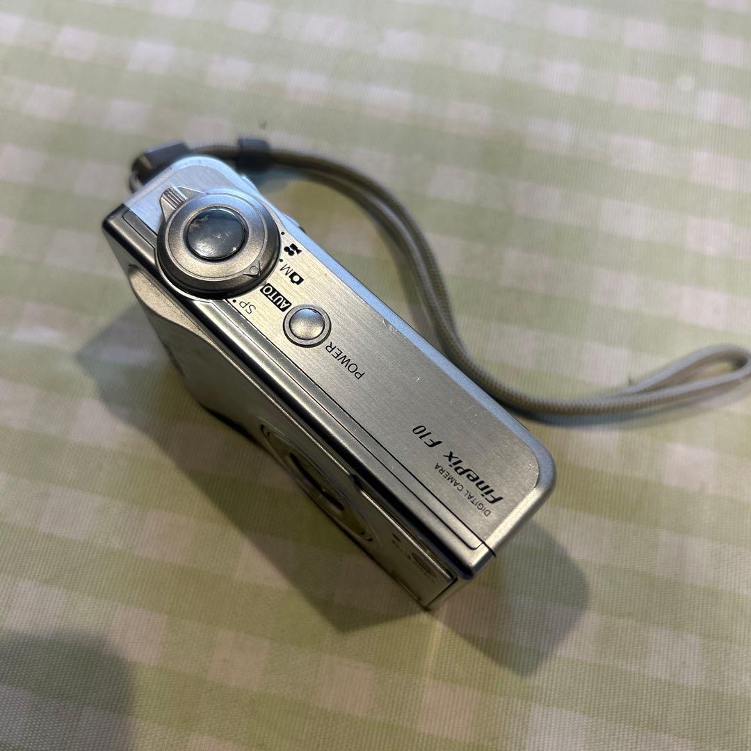 FUJIFILM FinePix F10 コンパクトデジタルカメラ