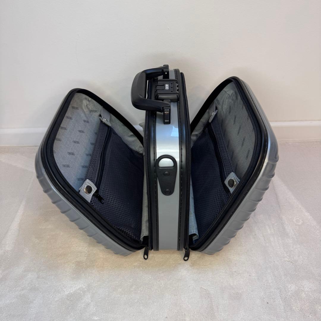 RIMOWA Salsa 816.38 ビューティーケース 13L シルバー