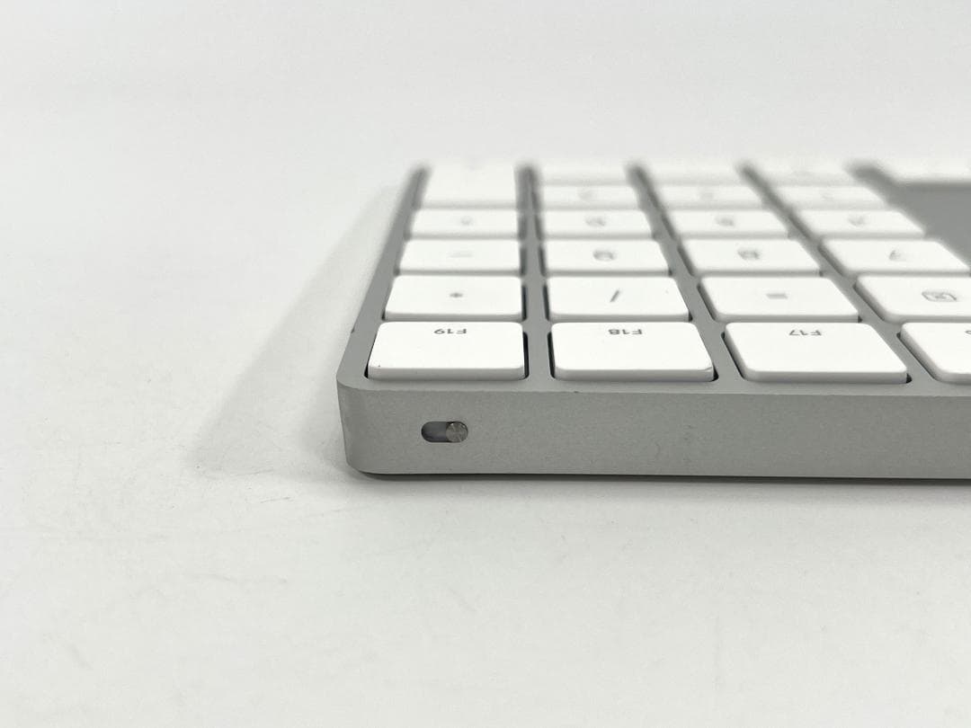 Apple Magic Keyboard 数字キー付き A1843【B07】