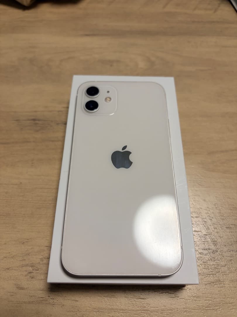 【美品】Apple iPhone 12 ホワイト 64GB