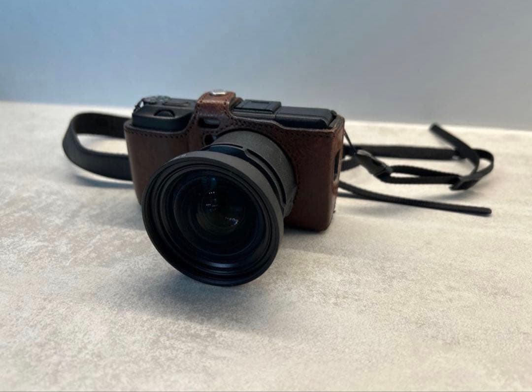【美品】RICOH GR DIGITAL IV 広角レンズ、革製のカバー付