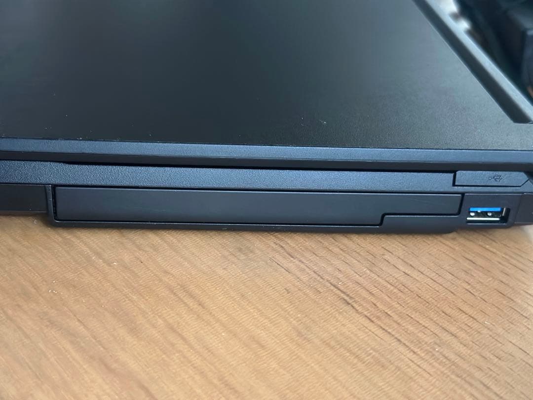 富士通 LIFEBOOK SSD238GB/メモリ8GB キーボード不良