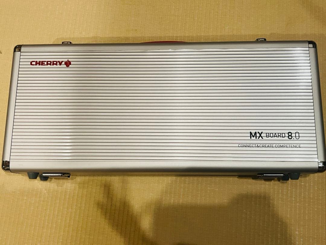 CHERRYMX8.0メカニカルキーボード チェリー　茶シャフト　ピカチュウ加工