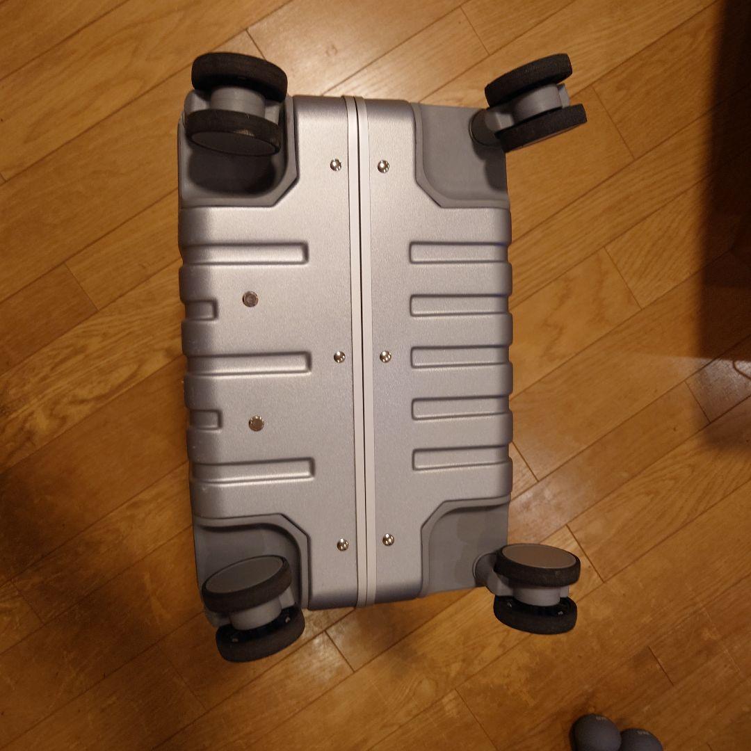 Amazonで購入したキャリーケースです