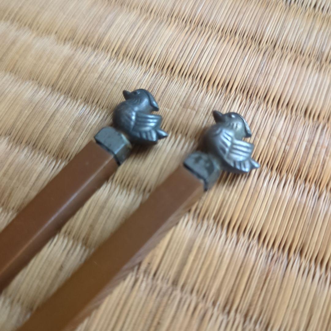 鳥の彫刻付き木製火箸　鴨