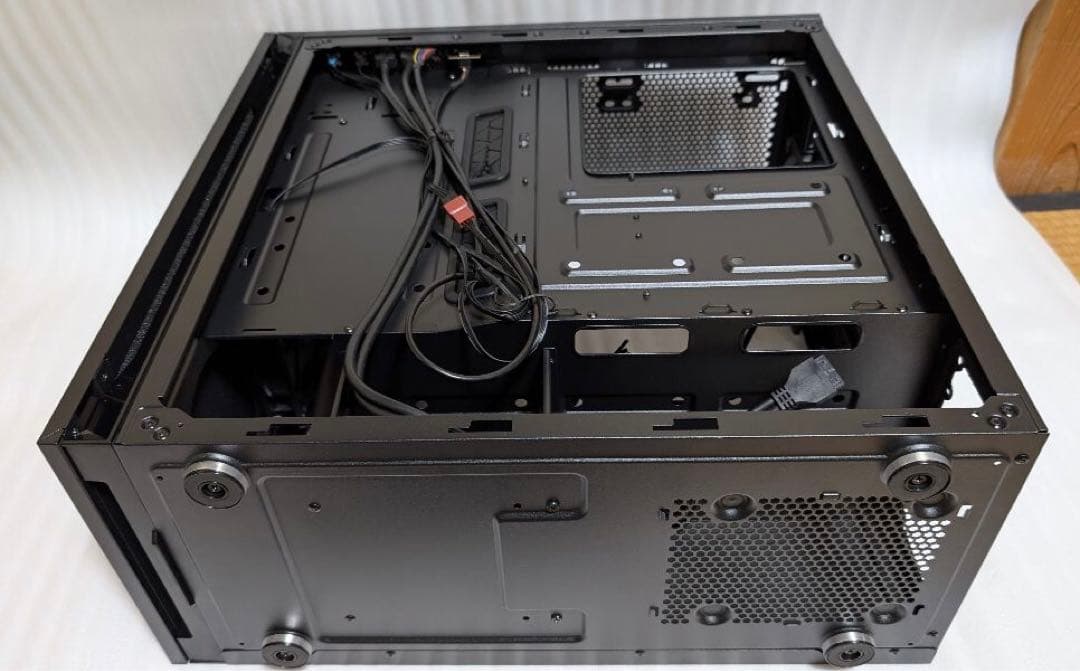 静音志向PCケース CoolerMaster Silencio S600