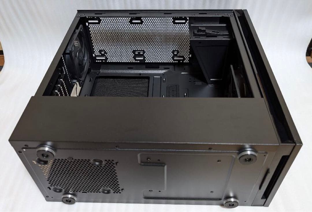 静音志向PCケース CoolerMaster Silencio S600