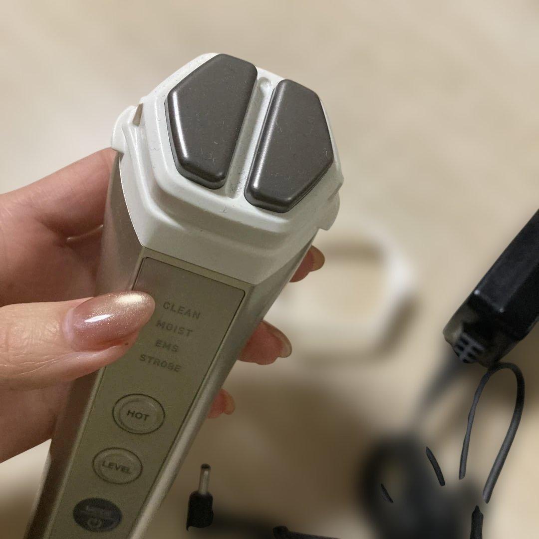 ナリス化粧品 美顔器 ルミエ