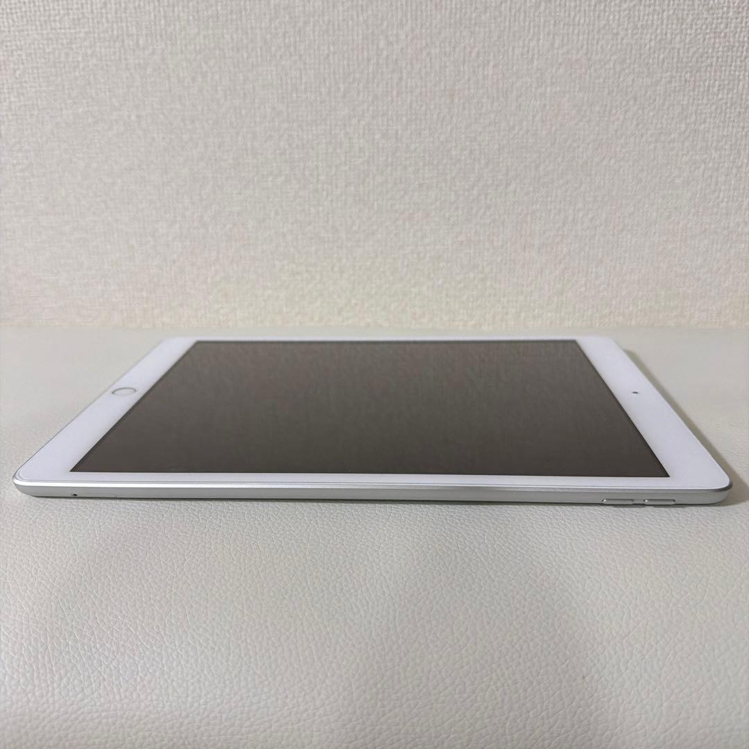 iPad 32GB シルバー Wi-Fi+CellularモデルSIMフリー
