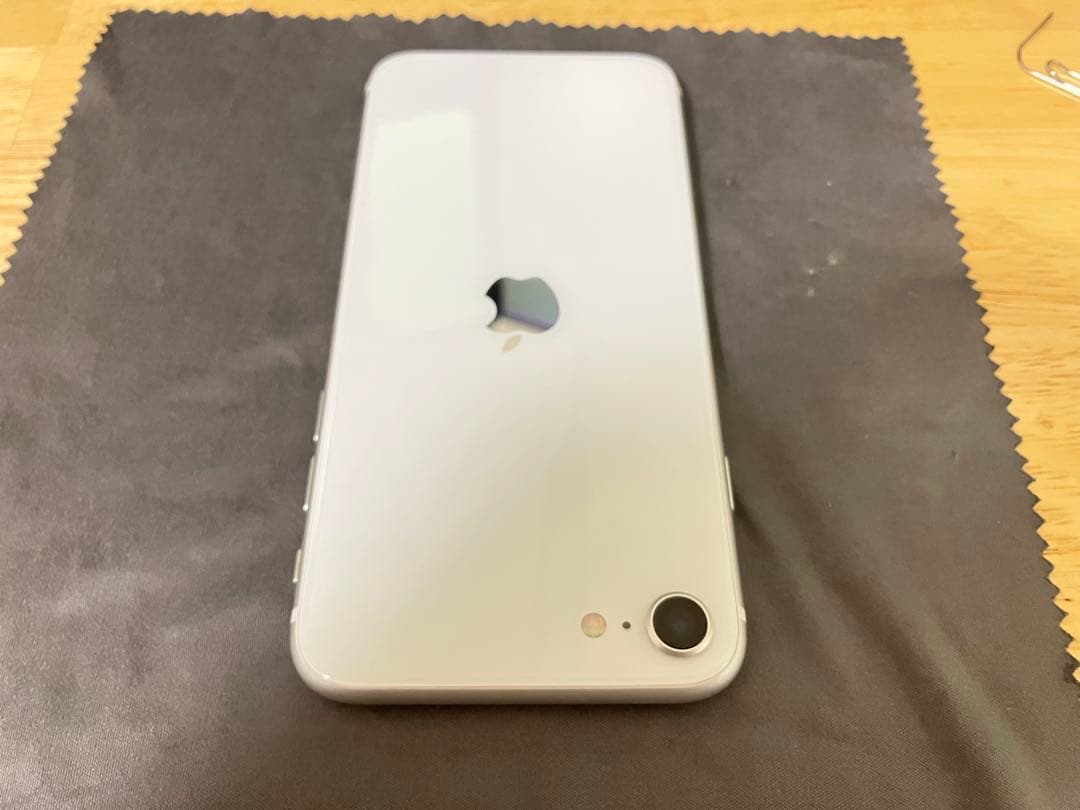 こ*ば様 iPhone SE2 64GB