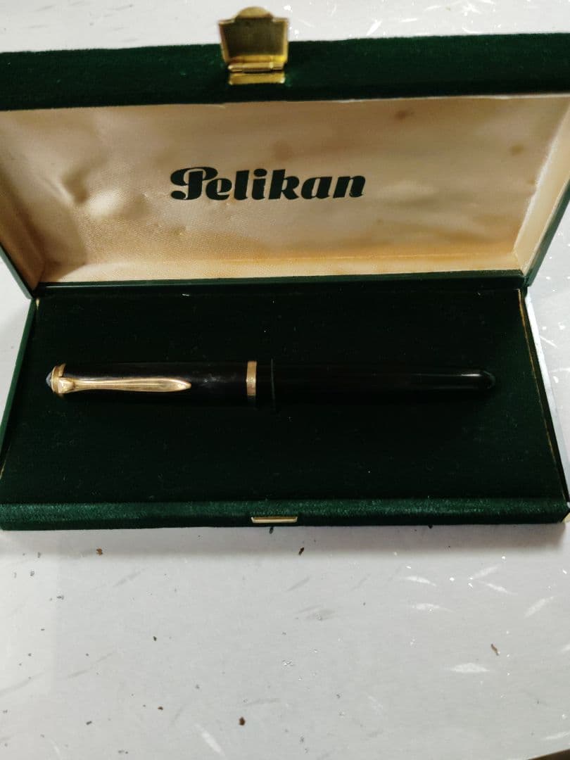 【Pelikan】万年筆　14K金 ペン先　ドイツ製　純正ケース付きビンテージ