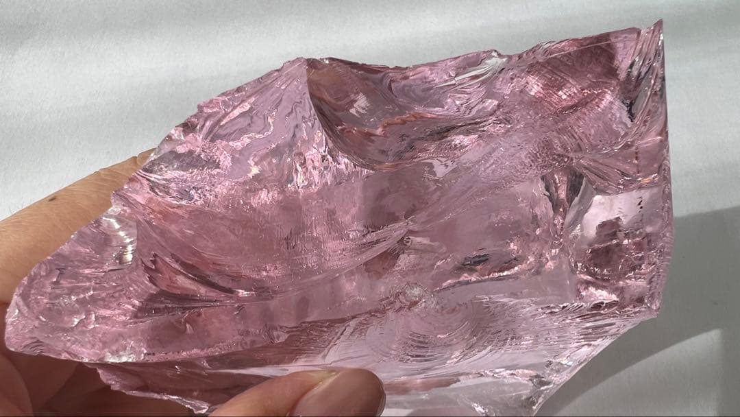 【希少カラー！アンダラクリスタル　ピンク　353g インドネシア　ジャワ島産】