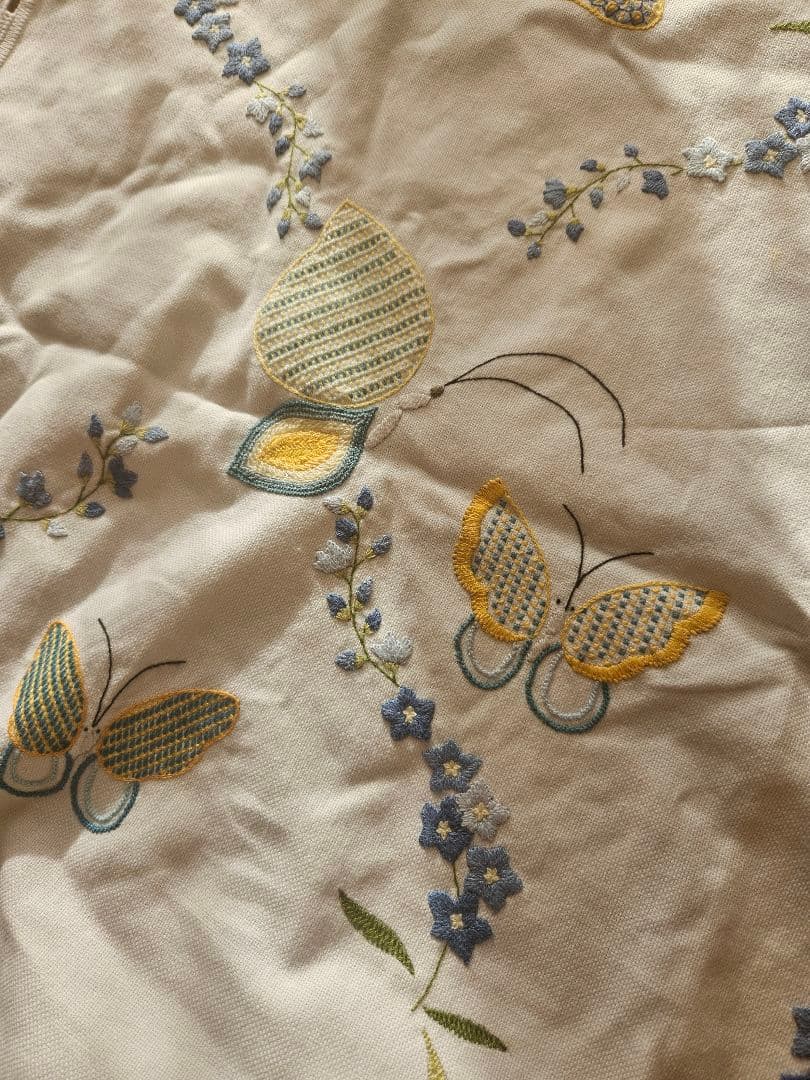 希少　フランスアンティーク風　テーブルクロス　マルチカバー　蝶々　刺繍