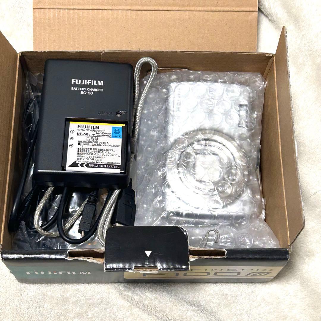 【動作確認済】富士フイルム FinePix F100fd Fシリーズ シルバー