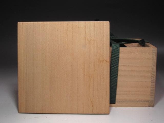 ☆　真清水蔵六　茶碗　美しい光沢を放つ一品です☆y659