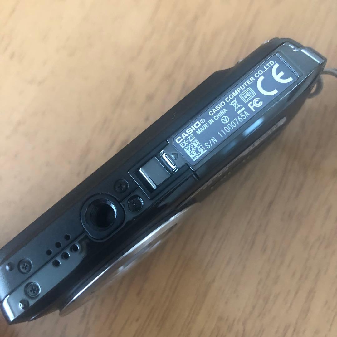 ジャンク品　CASIO EXILIM 12.1MP & 10.1MP 2台セット